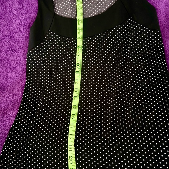 WHITE HOUSE BLACK MARKET Black and White Polka Dot Women's Top - Picture 5 of 6